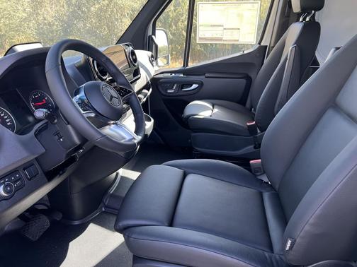 2025 Mercedes-Benz Sprinter 2500 High Roof