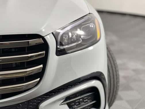 MANUFAKTUR Alpine Grey 2026 Mercedes-Benz GLS 450 4MATIC