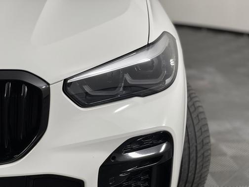 Alpine White 2022 BMW X5 M50i