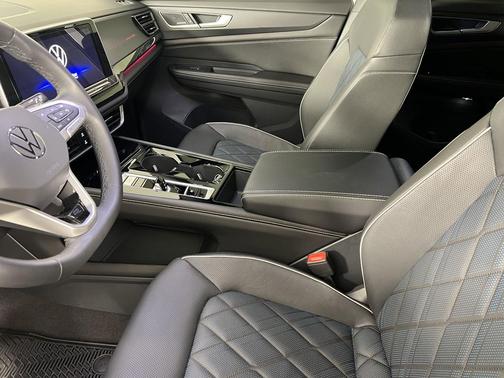 2024 Volkswagen Atlas Cross Sport 2.0T SEL Premium