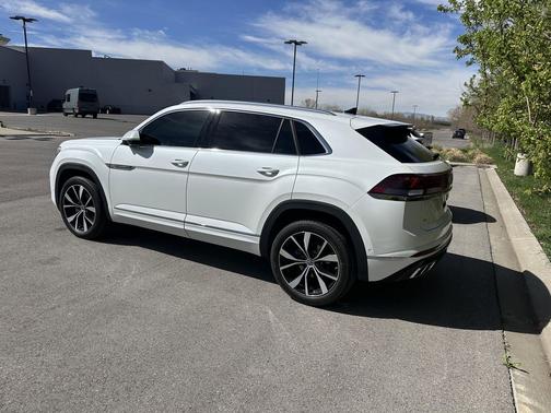 2024 Volkswagen Atlas Cross Sport 2.0T SEL Premium