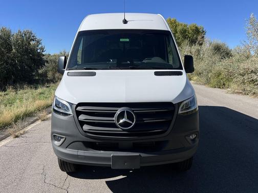 2025 Mercedes-Benz Sprinter 2500 Standard Roof