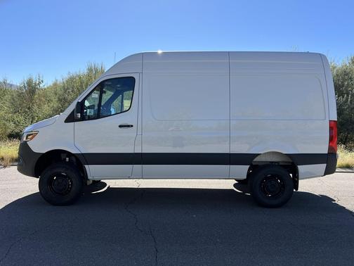 2025 Mercedes-Benz Sprinter 2500 Standard Roof