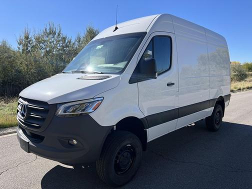 2025 Mercedes-Benz Sprinter 2500 Standard Roof