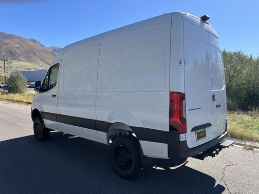 2025 Mercedes-Benz Sprinter 2500 Standard Roof