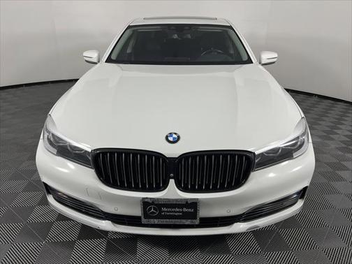 2018 BMW 740 740i