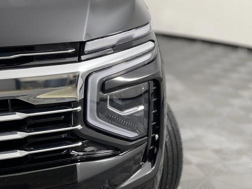 2025 Chevrolet Suburban LT