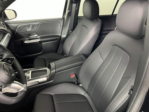 2025 Mercedes-Benz GLB 250 4MATIC