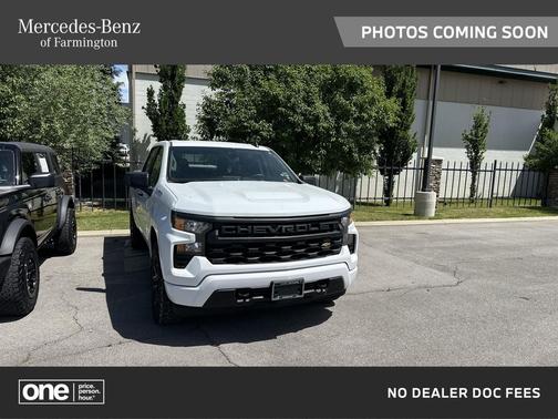 Summit White 2023 Chevrolet Silverado 1500 Custom