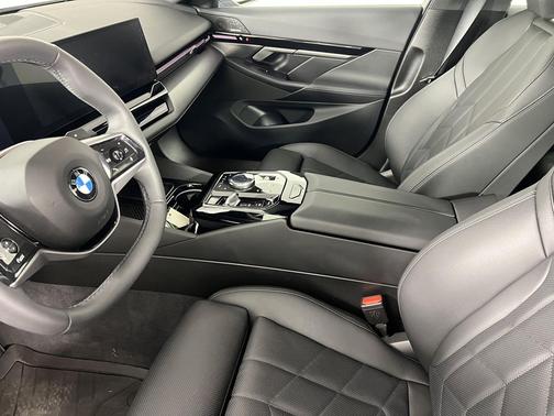 Phytonic Blue Metallic 2025 BMW 530 xDrive