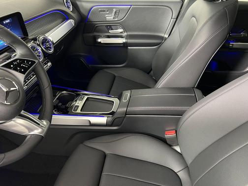 2025 Mercedes-Benz GLB 250 4MATIC