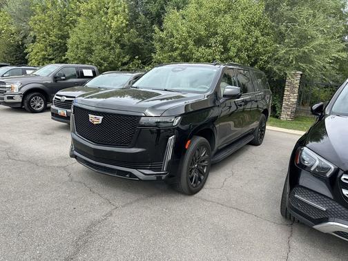 2023 Cadillac Escalade ESV Sport Platinum
