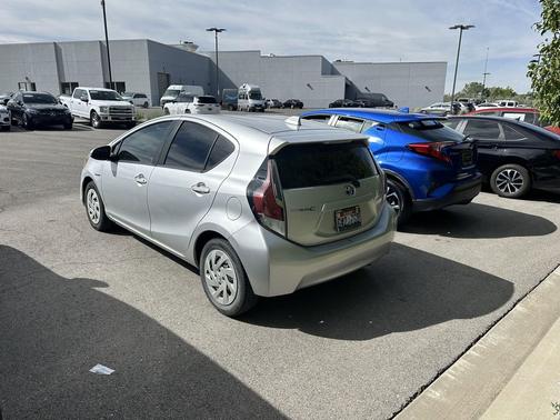 2016 Toyota Prius c Two
