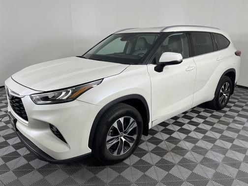 Blizzard Pearl 2020 Toyota Highlander XLE