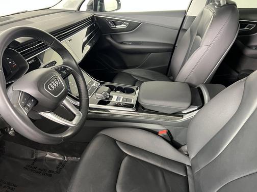 2020 Audi Q7 55 Premium Plus