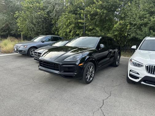 2022 Porsche Cayenne Platinum Edition