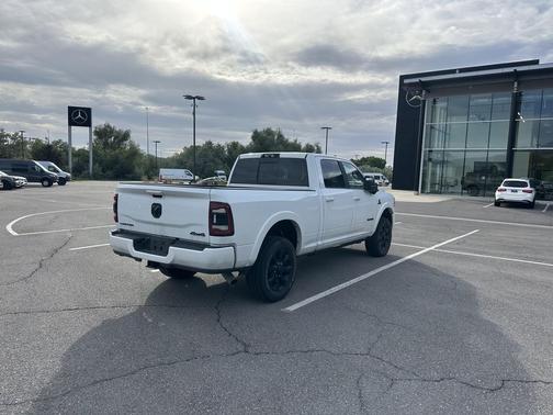 Bright White Clearcoat 2023 RAM 3500 Limited Crew Cab 4x4 6'4' Box