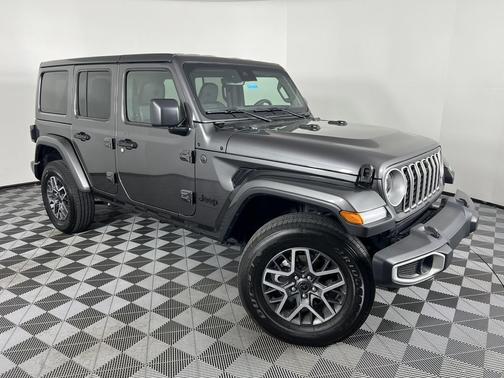 Granite Crystal Metallic Clearcoat 2025 Jeep Wrangler 4-Door Sahara 4x4