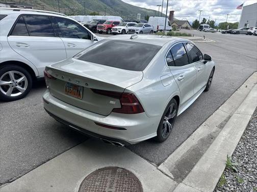 2022 Volvo S60 Recharge Plug-In Hybrid T8 Inscription
