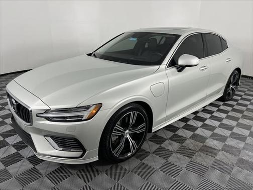 2022 Volvo S60 Recharge Plug-In Hybrid T8 Inscription