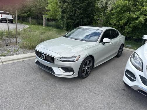 2022 Volvo S60 Recharge Plug-In Hybrid T8 Inscription