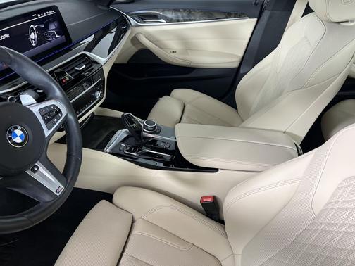 2022 BMW 530 i xDrive