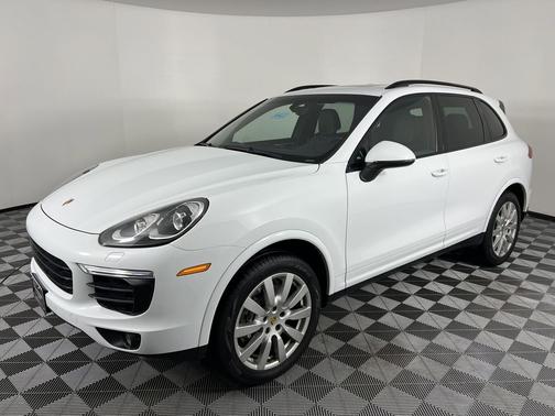 2017 Porsche Cayenne Platinum Edition