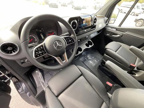 2024 Mercedes-Benz Sprinter 2500 Standard Roof
