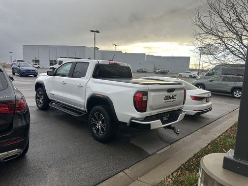 2024 GMC Canyon AT4