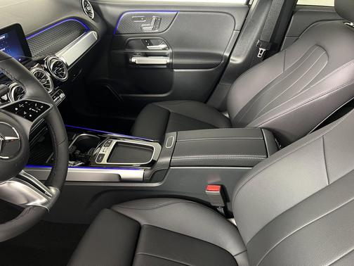 2025 Mercedes-Benz GLB 250 4MATIC