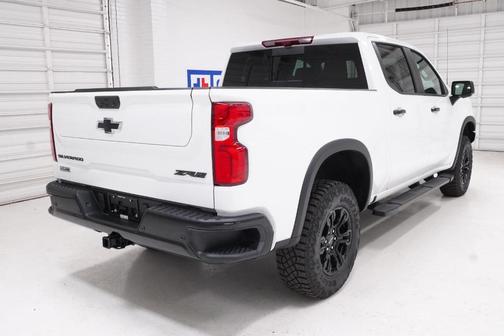 Summit White 2026 Chevrolet Silverado 1500 ZR2