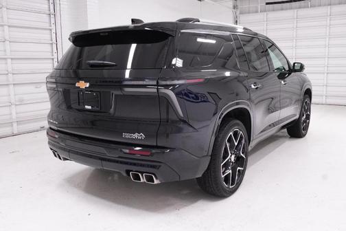 Mosaic Black Metallic 2025 Chevrolet Traverse High Country