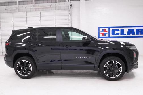 Mosaic Black Metallic 2026 Chevrolet Equinox LT