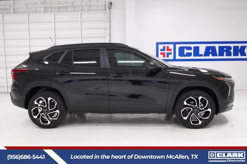 Mosaic Black Metallic 2026 Chevrolet Trax 2RS