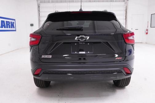 Mosaic Black Metallic 2026 Chevrolet Trax 2RS