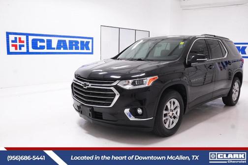 Mosaic Black Metallic 2021 Chevrolet Traverse LT Cloth