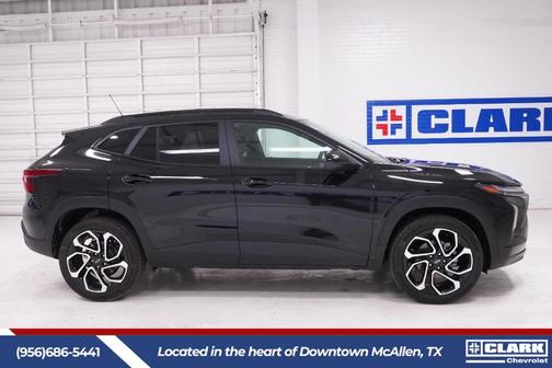 Mosaic Black Metallic 2026 Chevrolet Trax 2RS