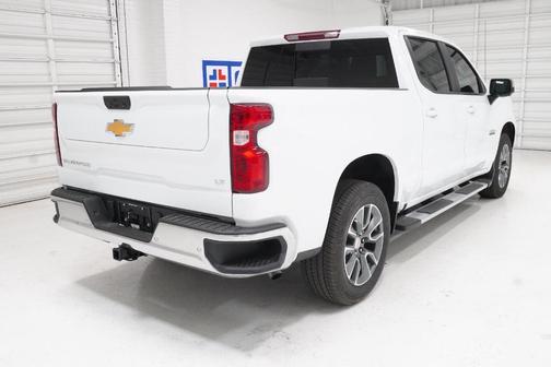 Summit White 2026 Chevrolet Silverado 1500 LT