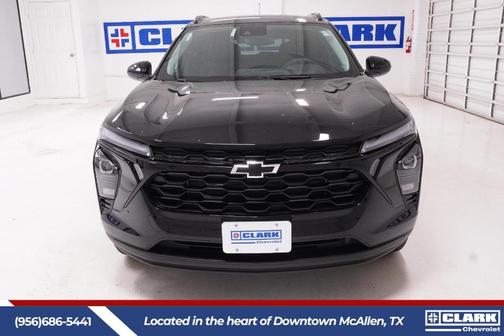 Mosaic Black Metallic 2026 Chevrolet Trax LT