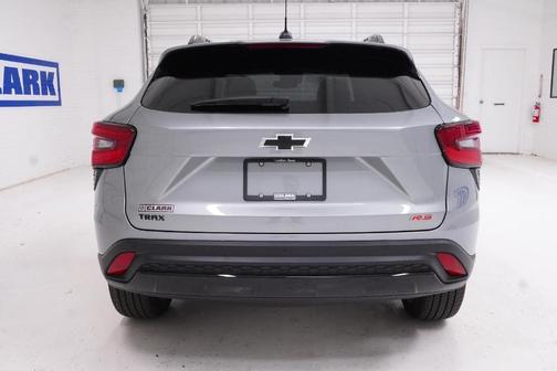 Sterling Gray Metallic 2026 Chevrolet Trax 2RS