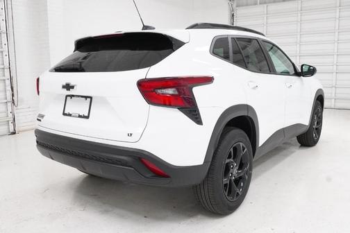 Summit White 2026 Chevrolet Trax LT