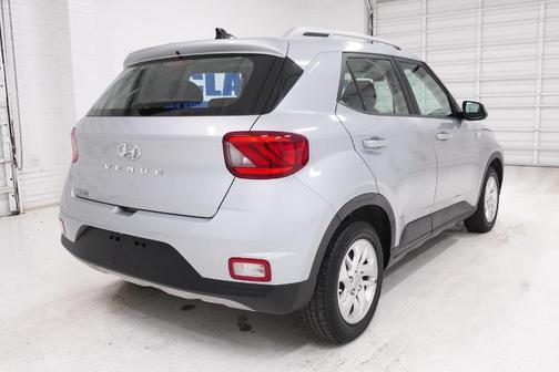 Stellar Silver 2020 Hyundai VENUE SEL