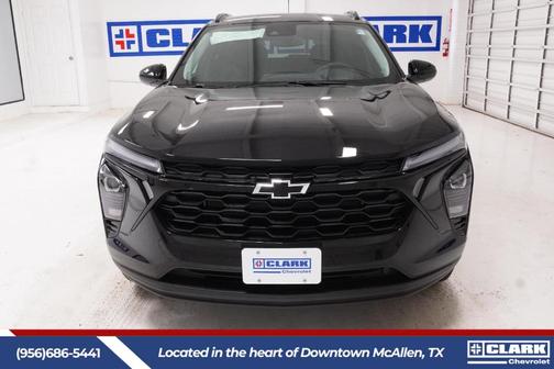 Mosaic Black Metallic 2026 Chevrolet Trax LT