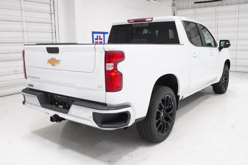 Summit White 2026 Chevrolet Silverado 1500 LT