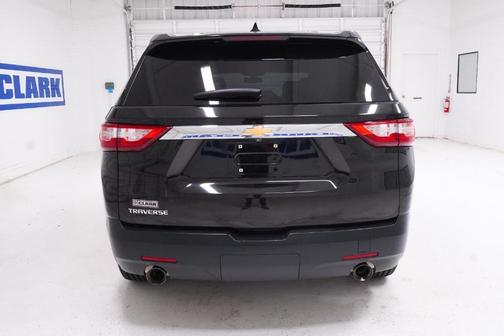 Mosaic Black Metallic 2021 Chevrolet Traverse LS