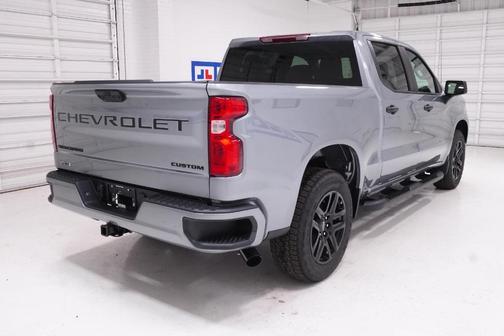 Sterling Gray Metallic 2026 Chevrolet Silverado 1500 Custom