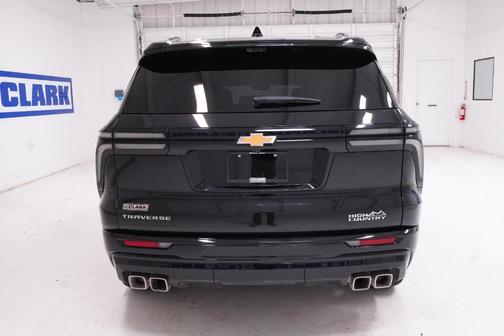 Mosaic Black Metallic 2026 Chevrolet Traverse High Country