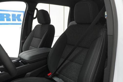 Polar White 2026 Chevrolet Traverse LT