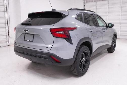 Sterling Gray Metallic 2026 Chevrolet Trax LT