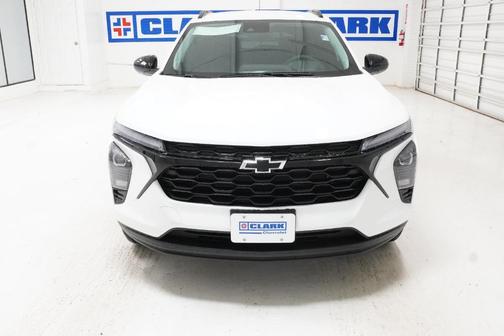 Summit White 2026 Chevrolet Trax LT